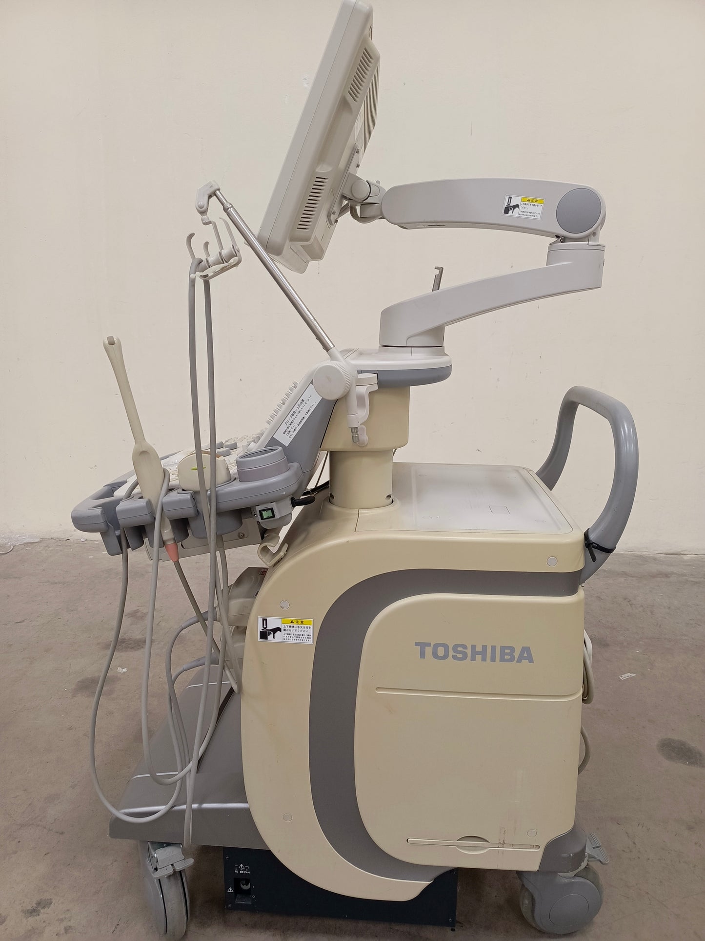 Toshiba aplio 300 ultrasound with convex probeandTVS probe Refurbished equipment. BH