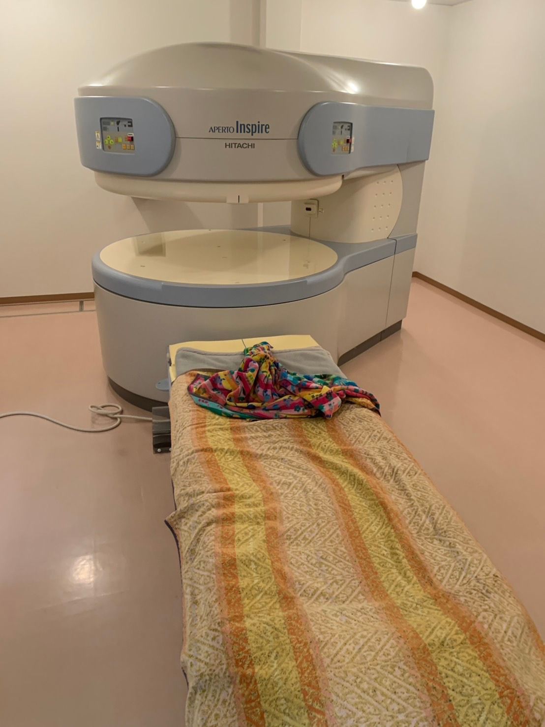 Hitachi APERTO Inspire Open MRI System (Permanent Magnet MRI) refurbished equipment
