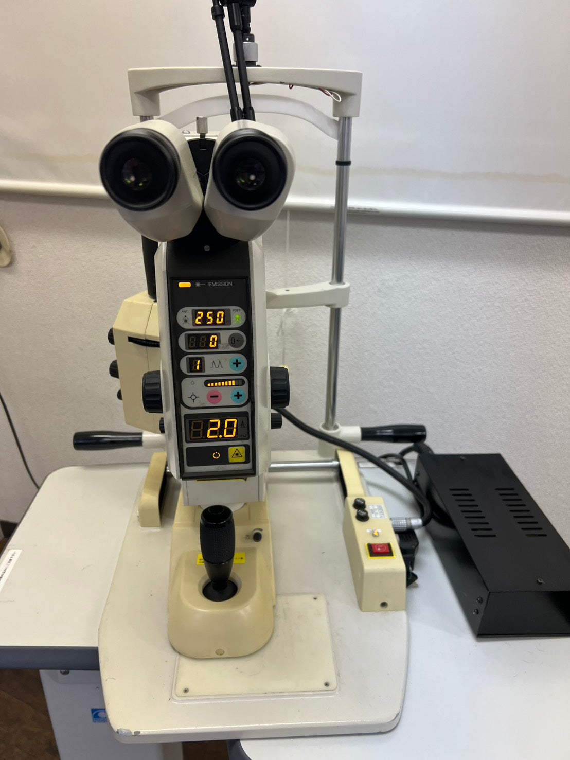 Nidek YC-1600 Nd:YAG Laser System