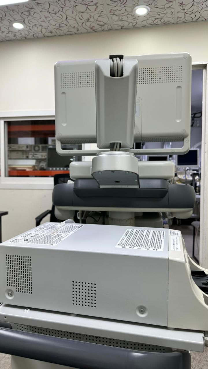 SIEMENS ACUSON X700 ULTRASOUND WITH LINEAR AND CONVEX PROBE