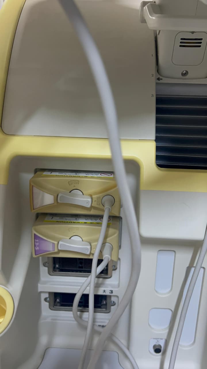 Hitachi Hi Vision preirus ultrasound convex and linear probe