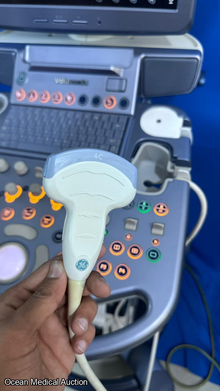 Ge voluson S8 ultrasound with convex and TVS probe (2012)