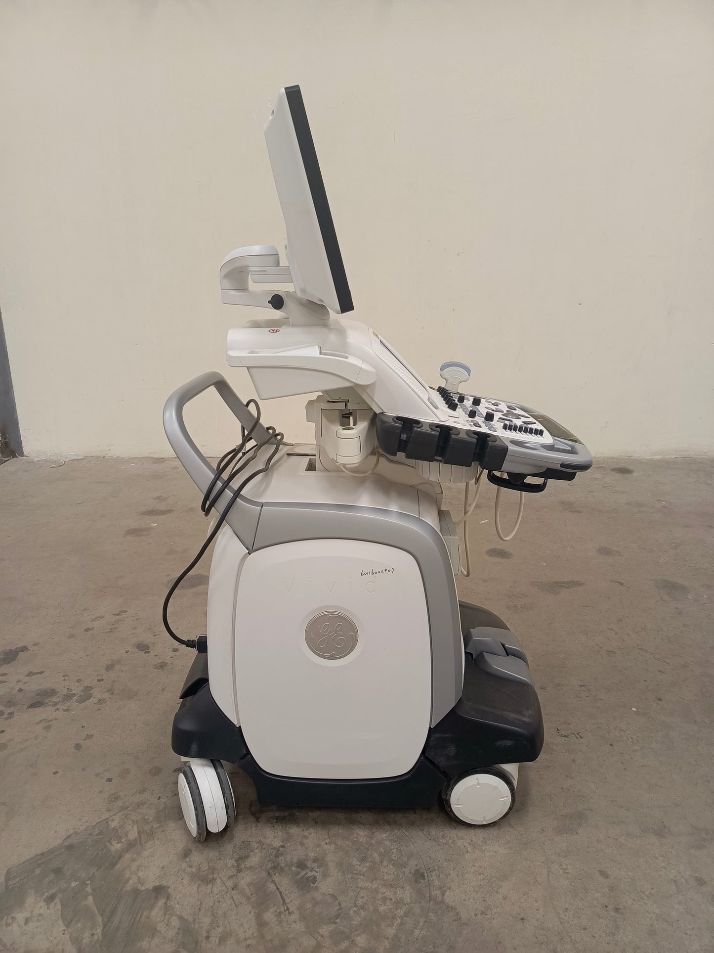 GE ultrasound vivid E9 with a convex probe