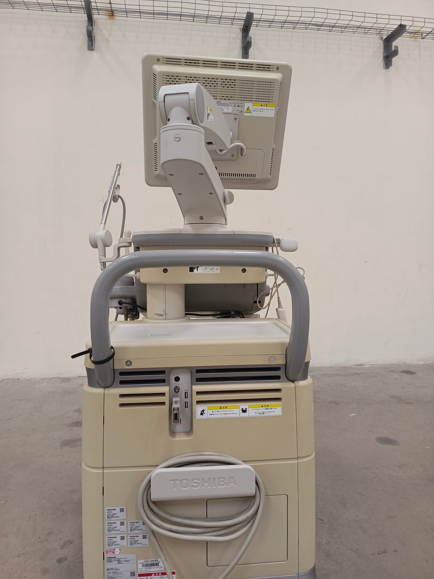 Toshiba aplio 300 ultrasound with convex probeandTVS probe Refurbished equipment. BH