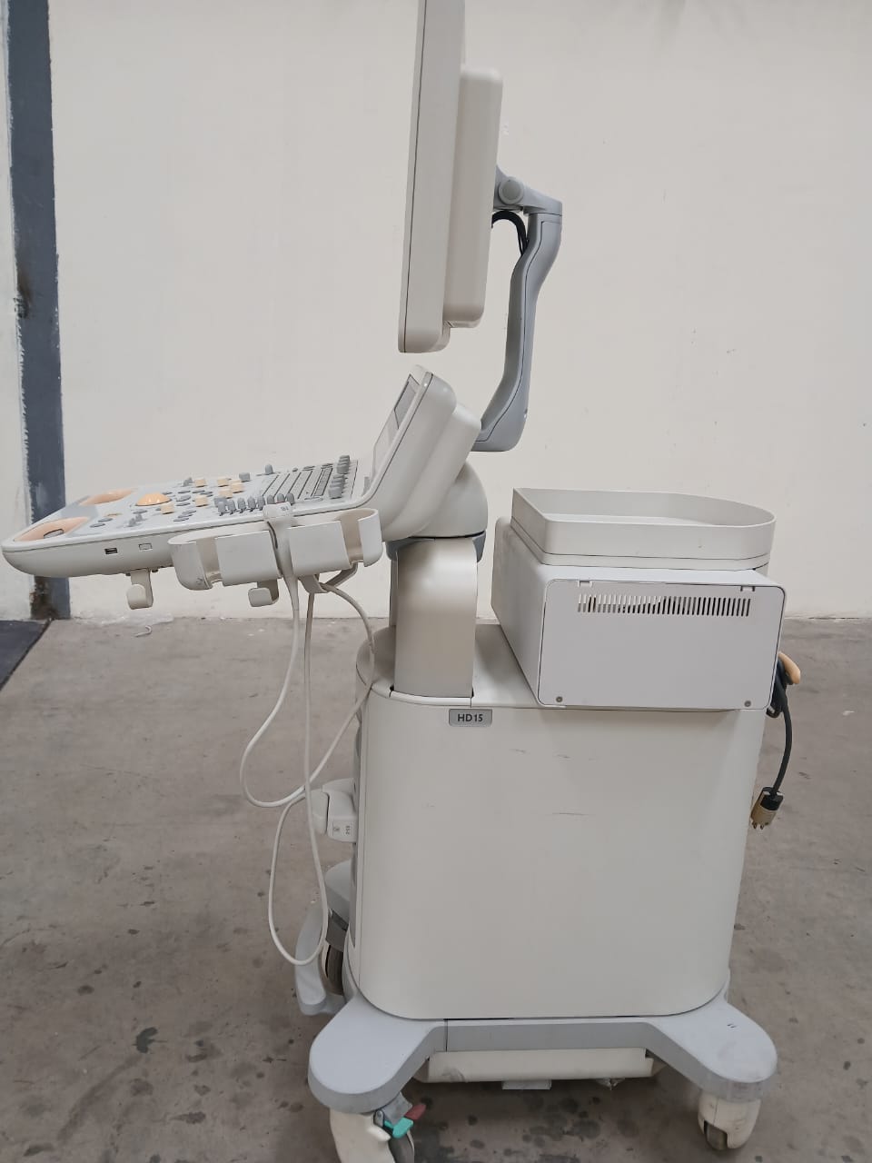 PHILIPS HD15 ULTRASOUND MACHINE with Cardiac Array probe. BH