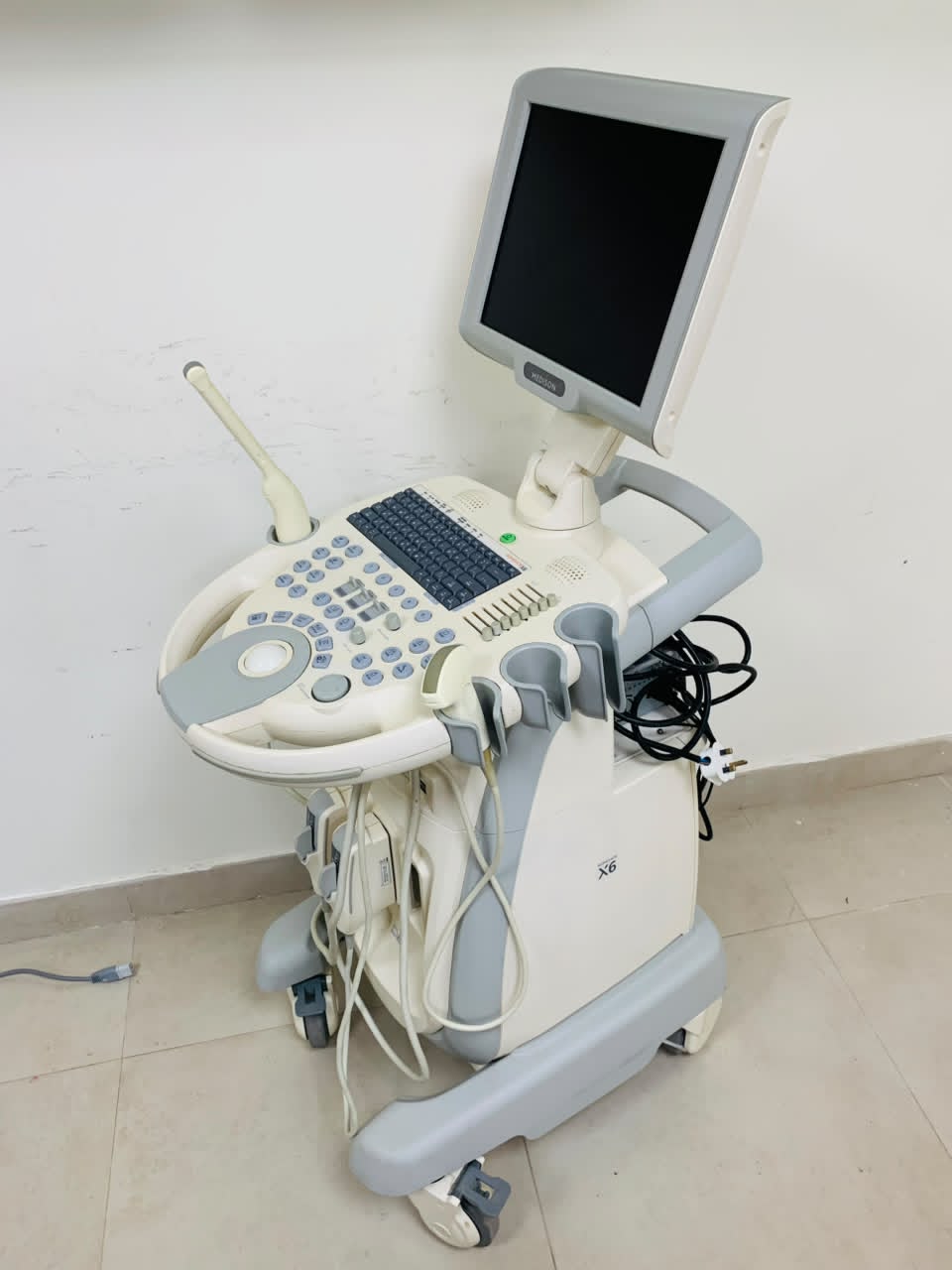 MEDISON X6 COLOR  DOPPLER WITH TVS AND CONVEX PROBES. BH