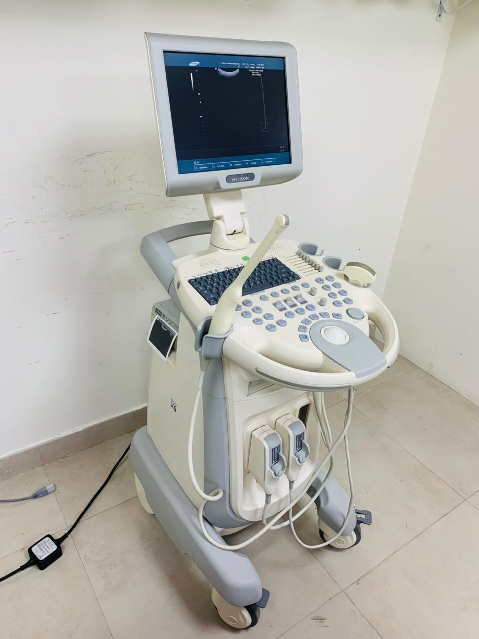 MEDISON X6 COLOR  DOPPLER WITH TVS AND CONVEX PROBES. BH