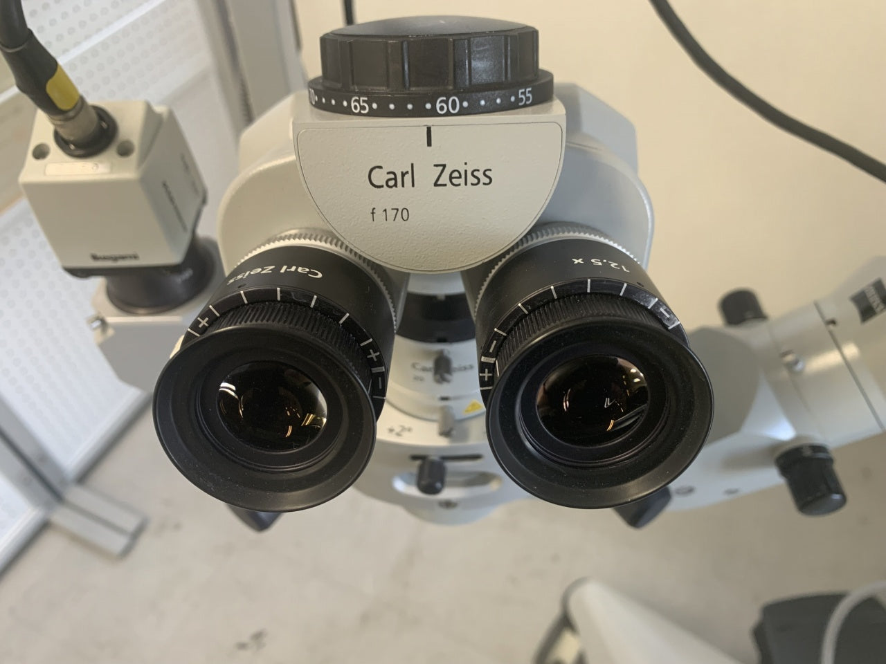 Carl Zeiss Visu 200 S8 microscope