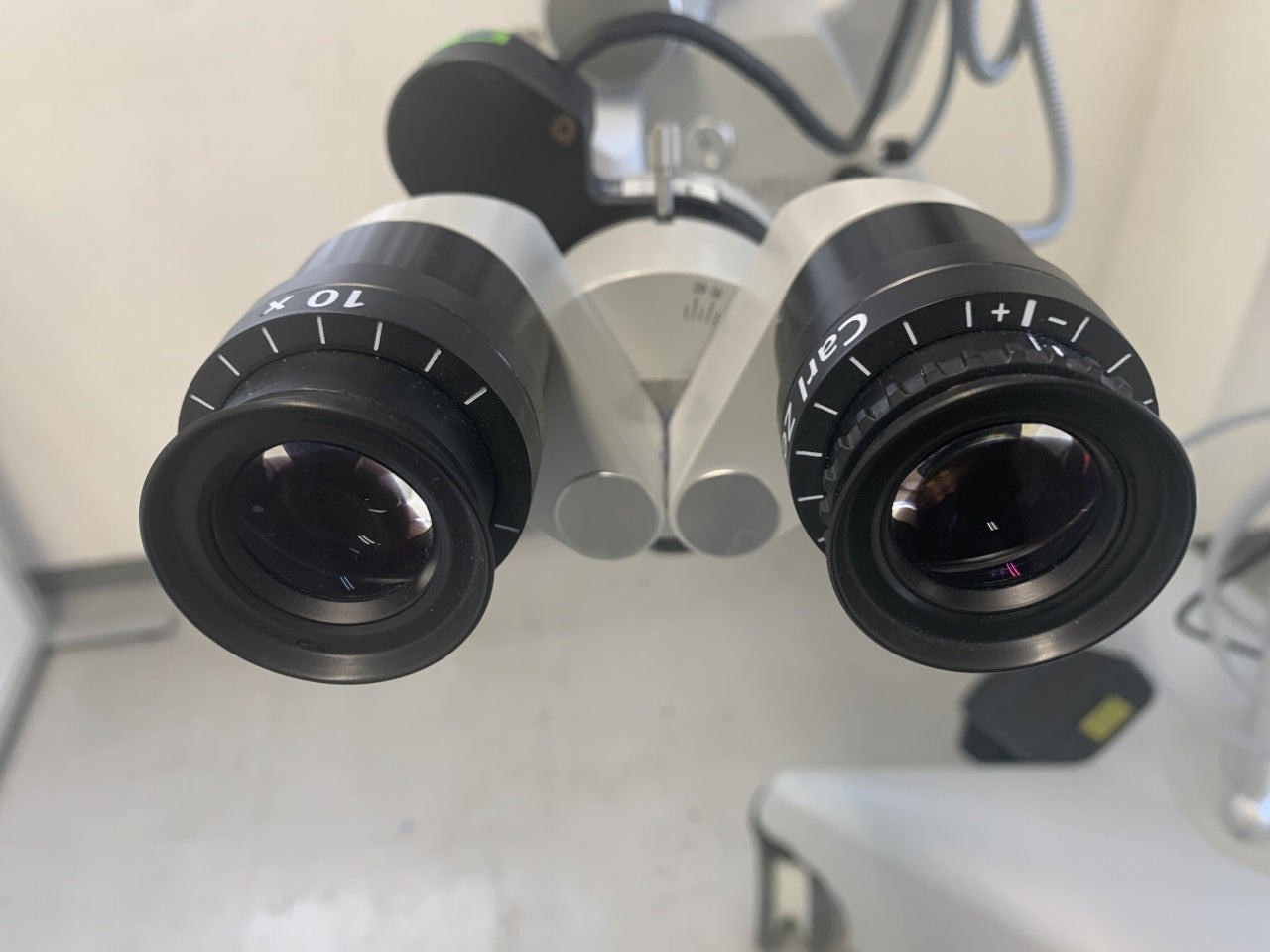 Carl Zeiss Visu 200 S8 microscope