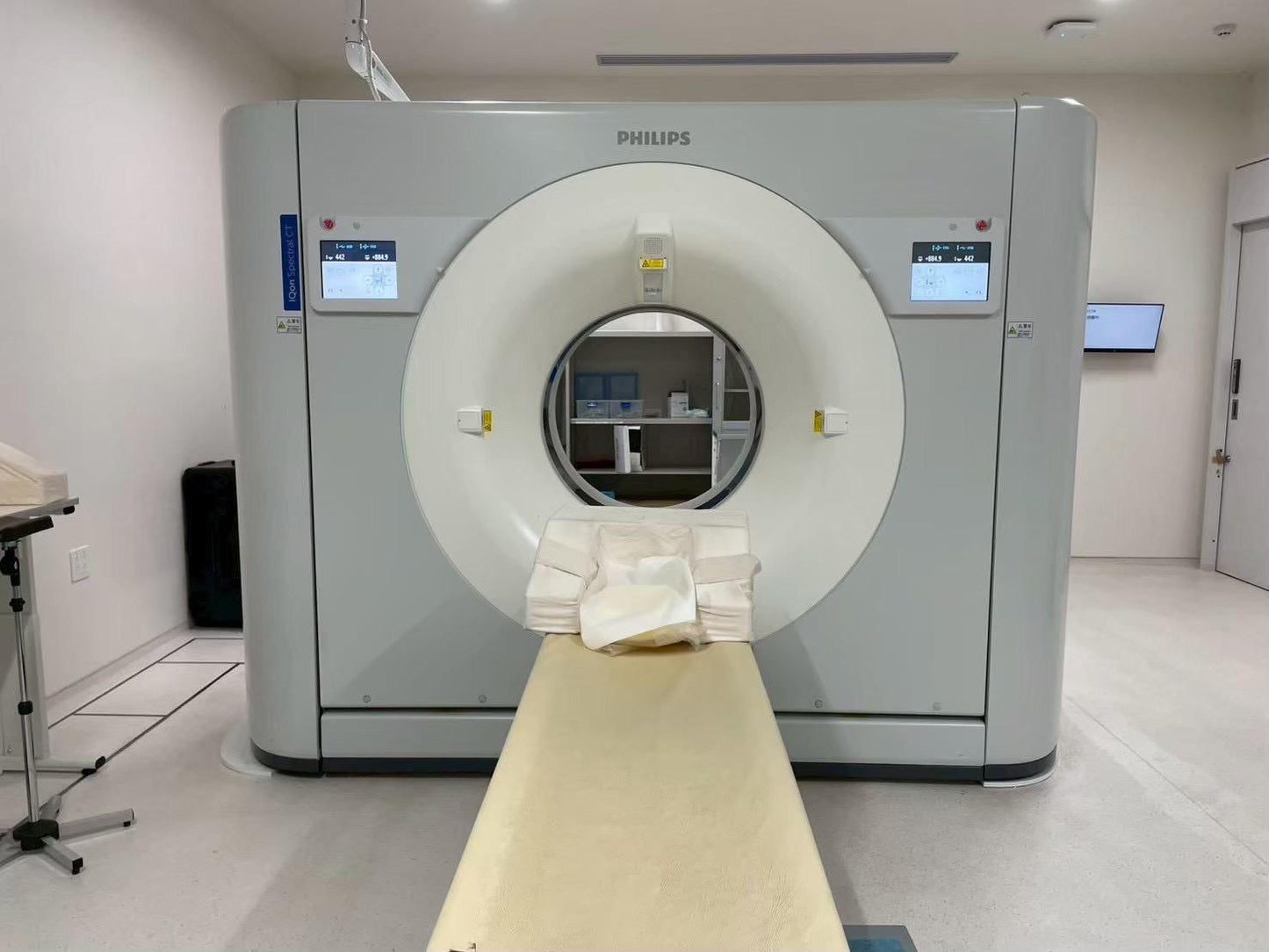 PHILIPS IQON SPECTRAL CT 256 YOM 2017 refurbished equipment