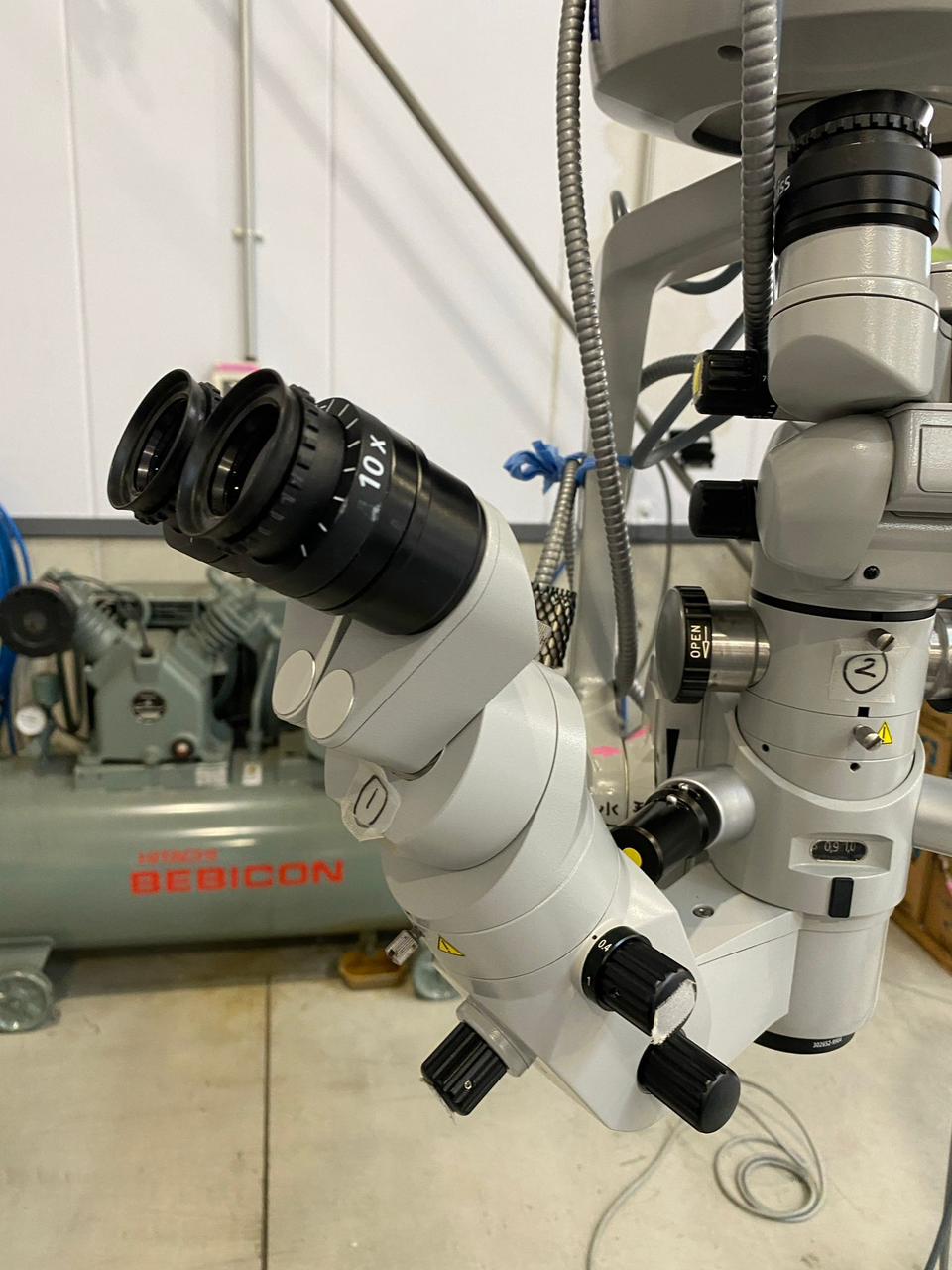 Carl Zeiss OPMI Lumera T Surgical Microscope (with S88 Floor Stand) (REFURBISHED EQUIPMENT)