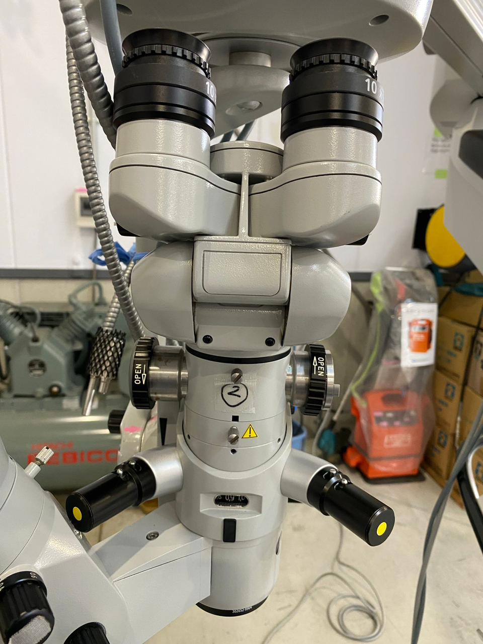 Carl Zeiss OPMI Lumera T Surgical Microscope (with S88 Floor Stand) (REFURBISHED EQUIPMENT)