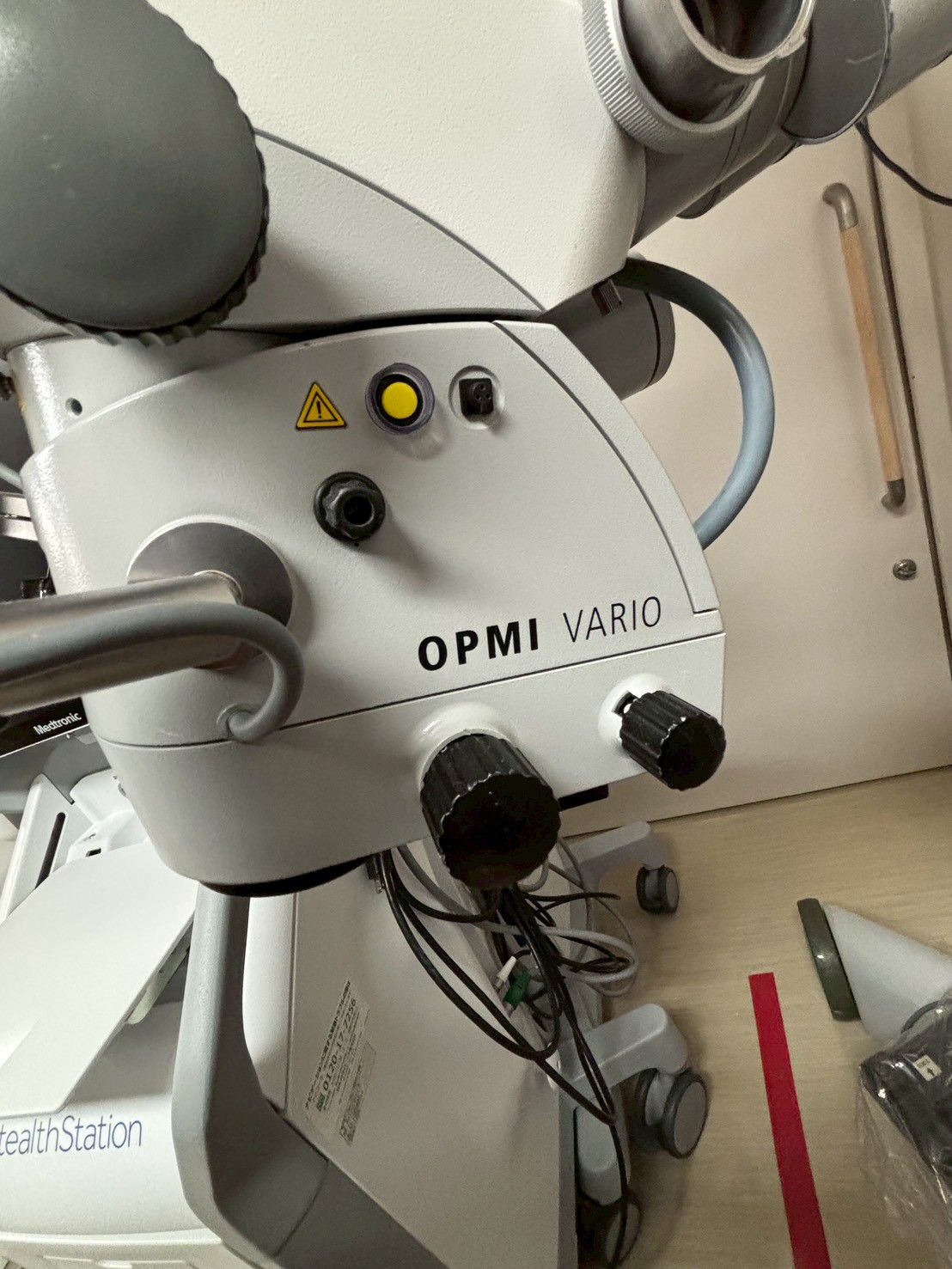 Carl Zeiss Meditec LUXOR REVALIA OPMI Vario S88 Surgical Microscope