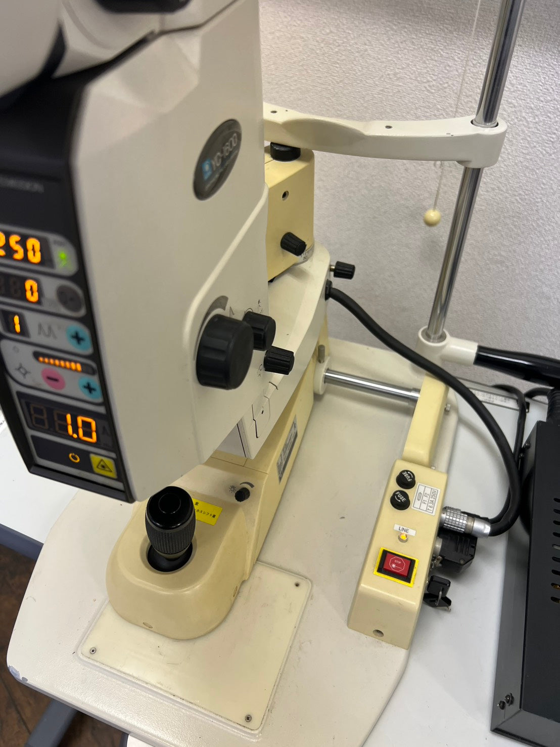 Nidek YC-1600 Nd:YAG Laser System