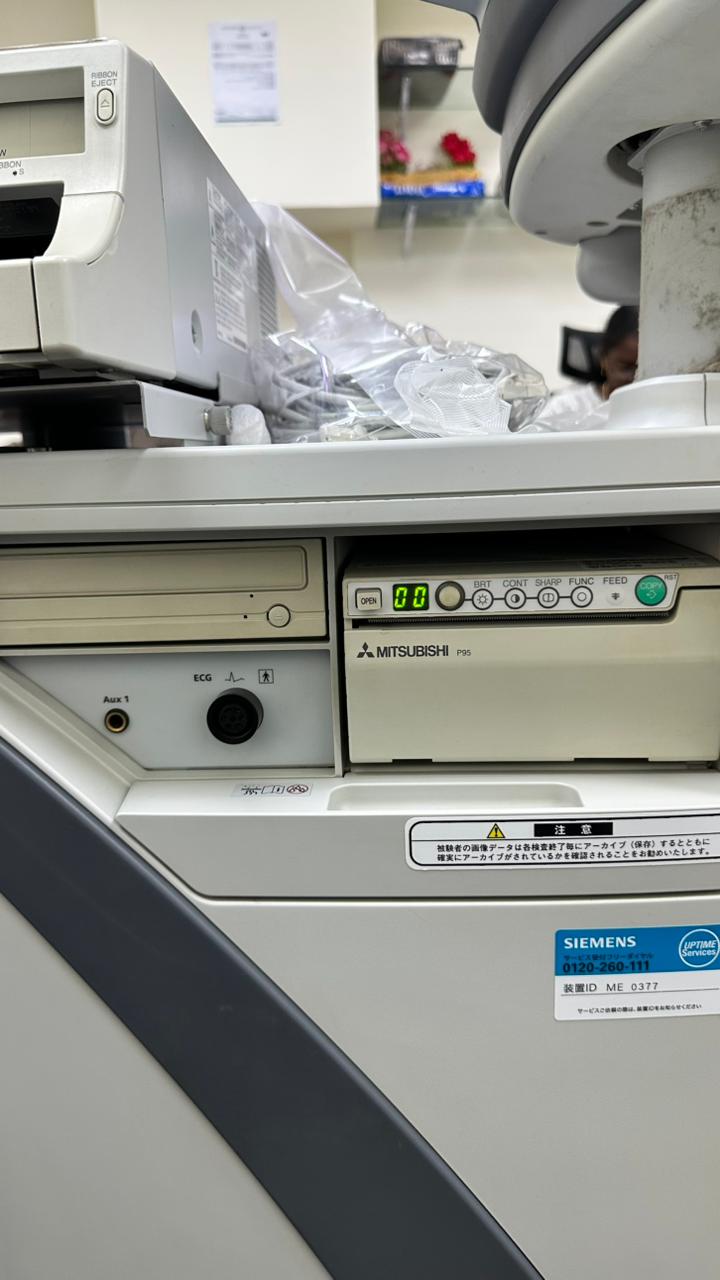 SIEMENS ACUSON X700 ULTRASOUND WITH LINEAR AND CONVEX PROBE