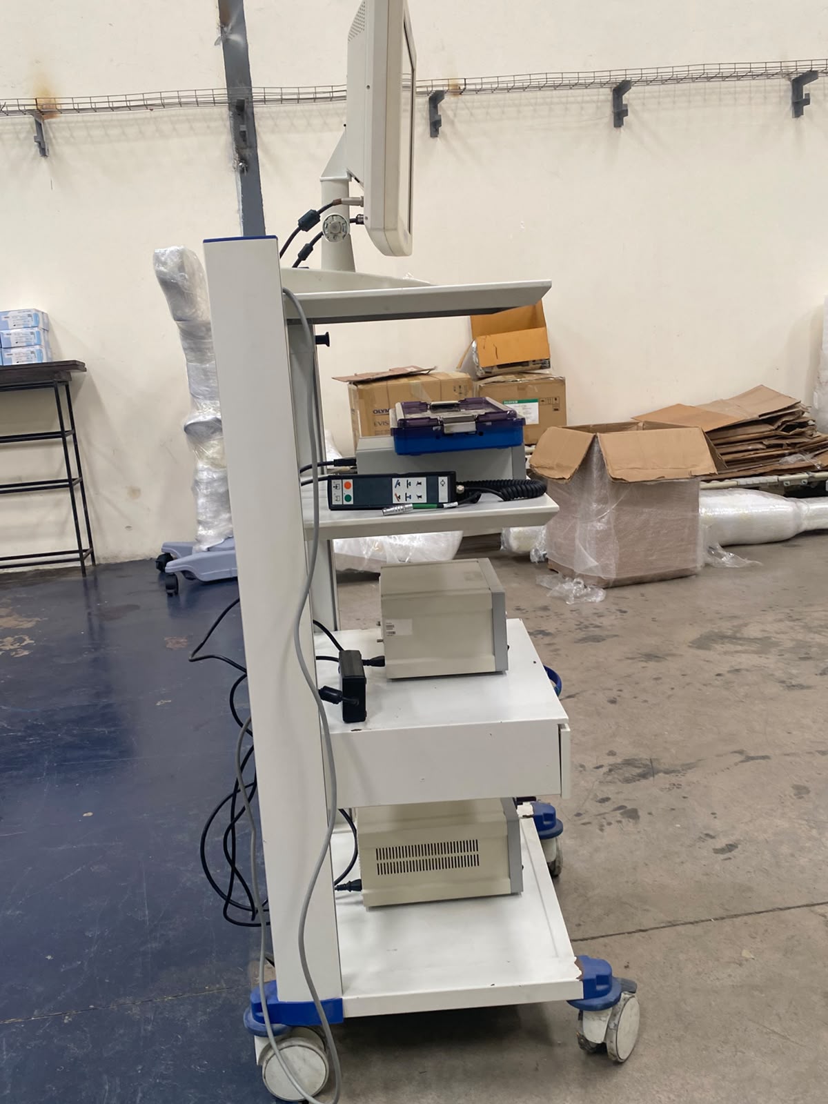 Karl storz image 1 hub system with SCB 22201020 processor, electronic endoflator SCB 26430520 and Xenon 300 light source